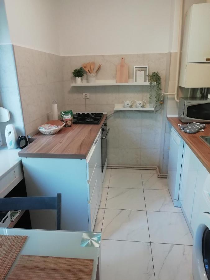 Sarmantni Apartman Malecka Zagreb Eksteriør billede